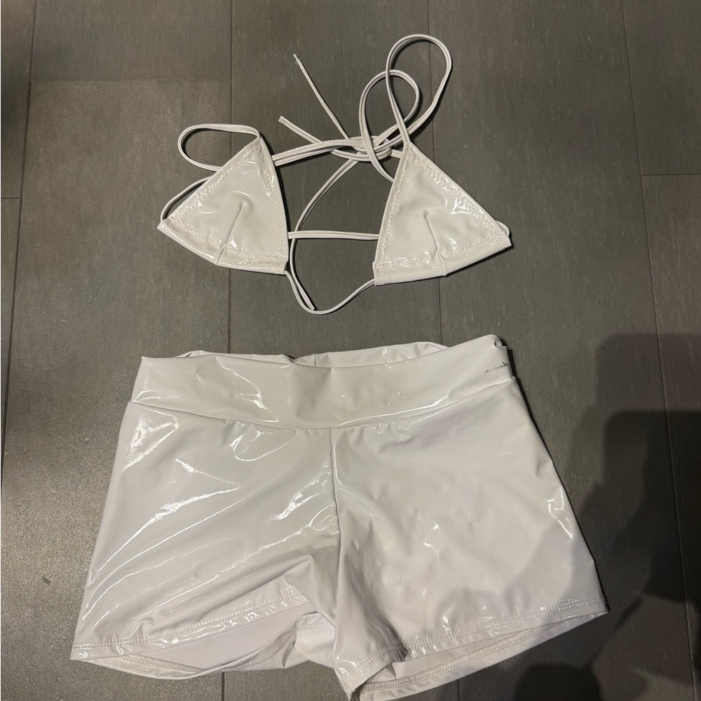 White latex set